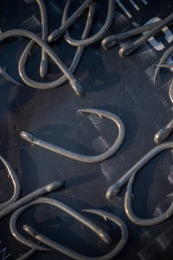 Guru Super MWG Barbed Hooks - Eyed hooks 10 Guru Super MWG Barbed Hooks - Eyed hooks -Coarse Fishing Store 0pvqi5ok637418933124910163