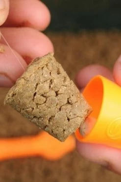 Guru Pellet Cones (3 Sizes Per Pack & Needle) - Bait punches & punch boxes 9 Guru Pellet Cones (3 Sizes Per Pack & Needle) - Bait punches & punch boxes -Coarse Fishing Store 1318282043 4