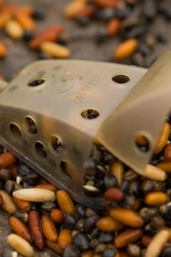 Guru Multi Maggot Feeder - Maggot feeders -Coarse Fishing Store g0htsv01636948896169002078