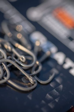 Guru Super MWG Barbed Hooks - Eyed hooks 8 Guru Super MWG Barbed Hooks - Eyed hooks -Coarse Fishing Store hwksught637418933124910163