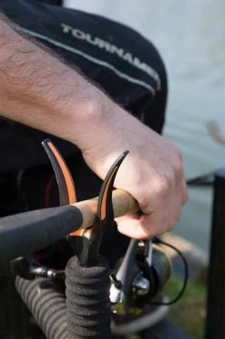 Guru Reaper Specialist Rear Rest - Rod rests -Coarse Fishing Store owdfiiww636591203411307313