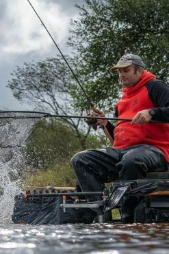 Guru Aventus F1 Landing Net Handle 2.7m - Landing net handles