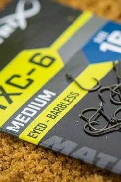 Matrix MXC-6 Medium Eyed Barbless Hooks - Eyed hooks